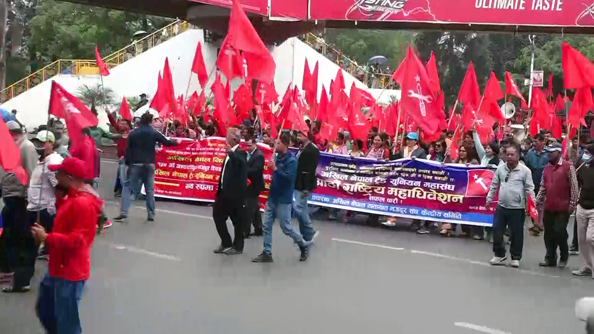 sharmik divas_Moment trhaerthate1682926055.jpg
